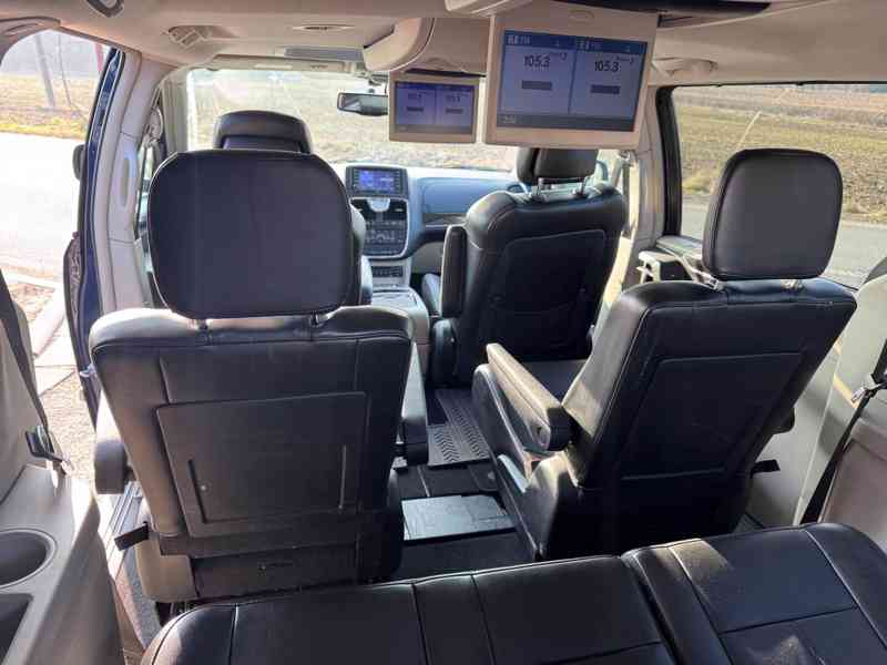 Chrysler Town Country 3,6 Limited 2x DVD CREW ÚHLY 2014 - foto 9