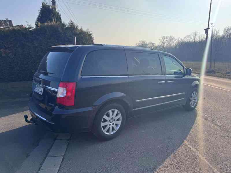 Chrysler Town Country 3,6 Limited 2x DVD CREW ÚHLY 2014 - foto 4