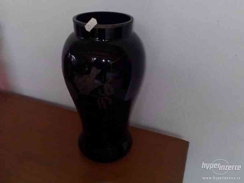 krásná velká váza s fialovým průhledem - foto 1