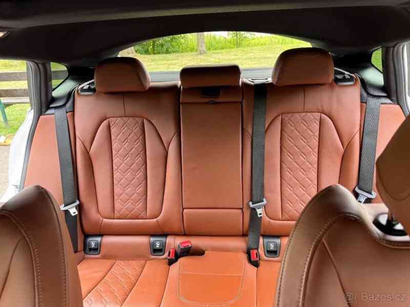 BMW X4 2,0   G02 INDIVIDUAL X drive 30i - foto 11