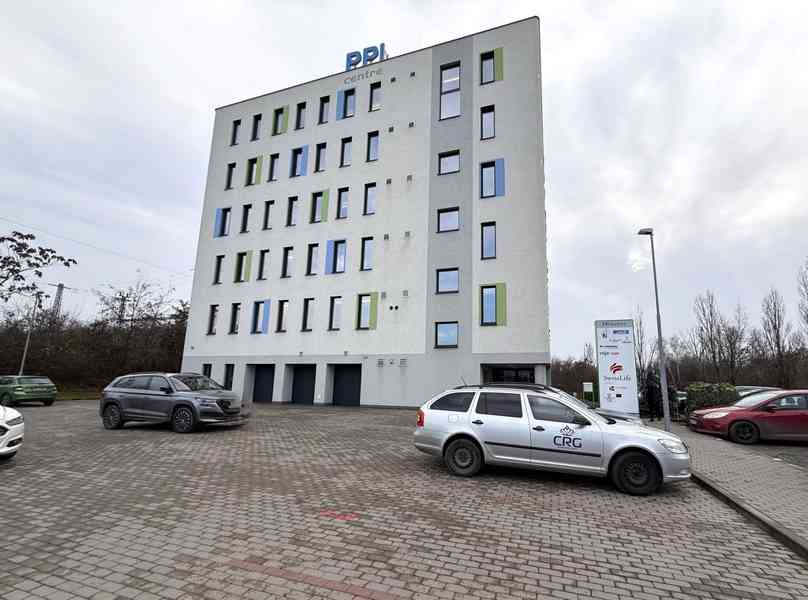 PRONÁJEM MODERNÍ KANCELÁŘE 20 M², BRNO – HORNÍ HERŠPICE - foto 18