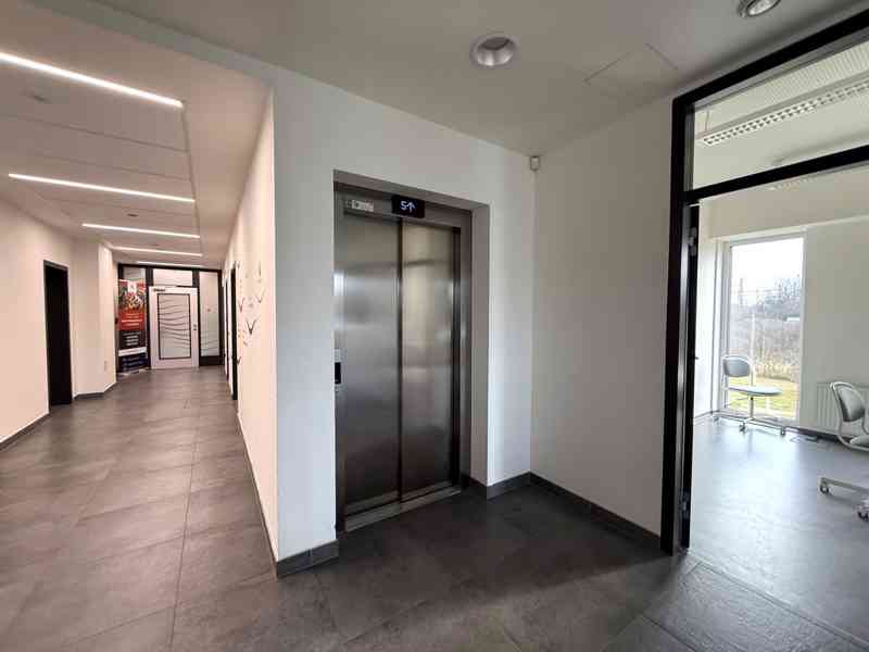 PRONÁJEM MODERNÍ KANCELÁŘE 20 M², BRNO – HORNÍ HERŠPICE - foto 3