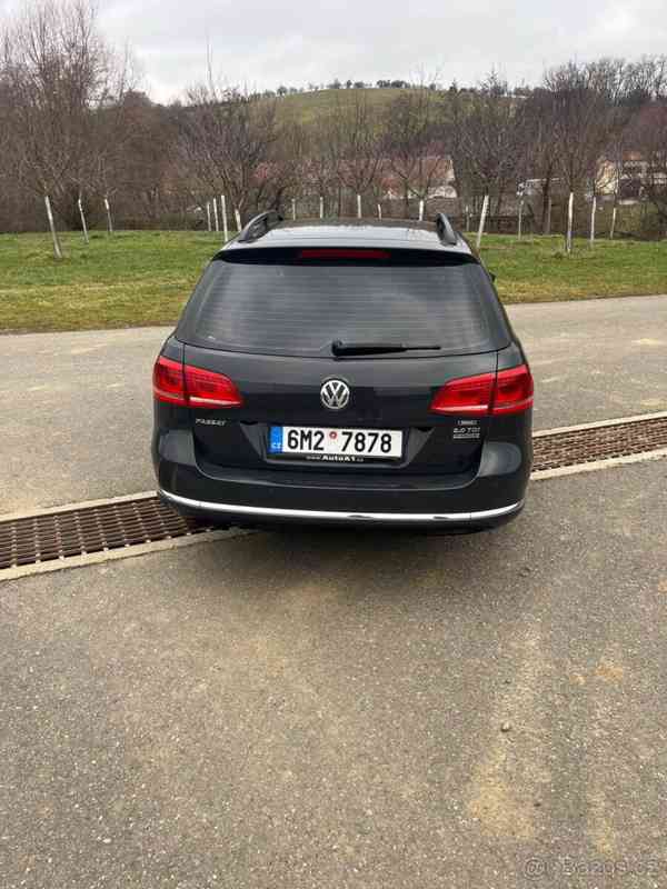 Volkswagen Passat 2,0   b7 - foto 2