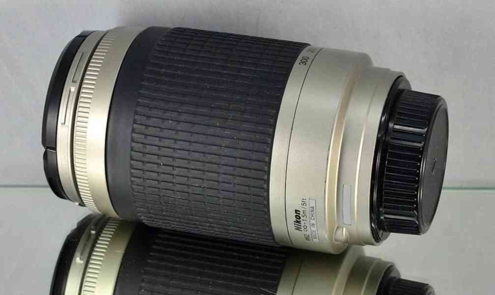 Nikon AF 70-300mm f/4-5,6 G *full-frame **B+W UV - foto 7