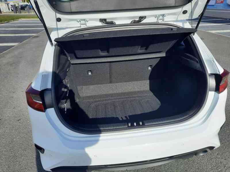 Kia Ceed 1,5 T-GDi SPIN - Hatchback - foto 1