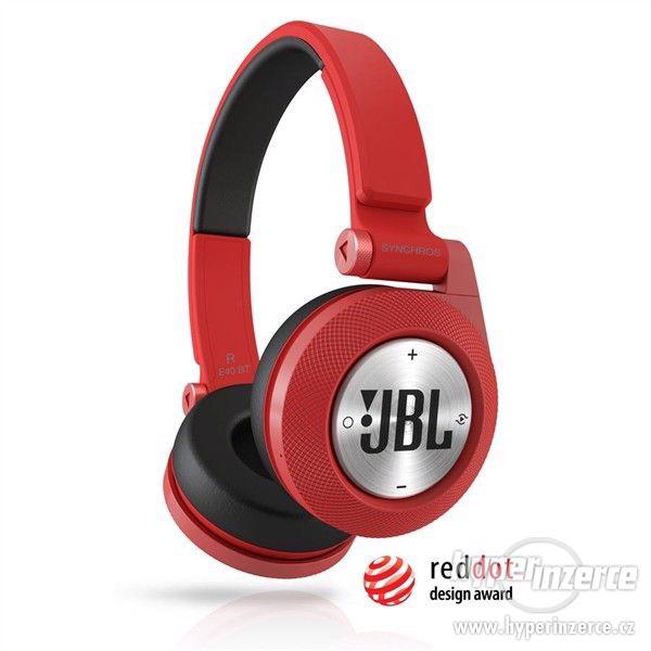 Sluchátka JBL E40BT RED - foto 1