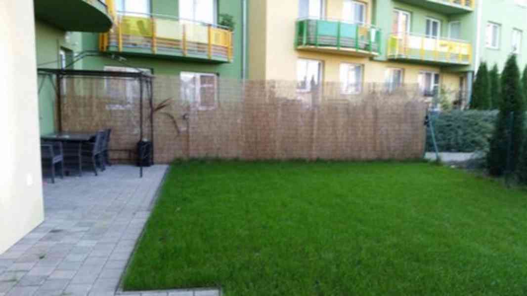 Byt 3+kk, 74 m2; Rajhrad, předzahrádka, garážové stání - foto 10