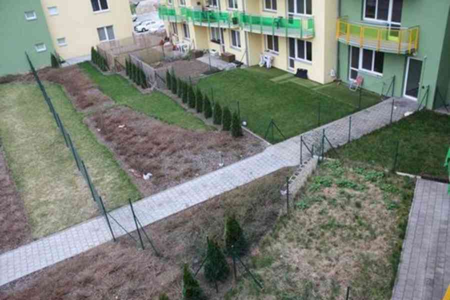 Byt 3+kk, 74 m2; Rajhrad, předzahrádka, garážové stání - foto 3