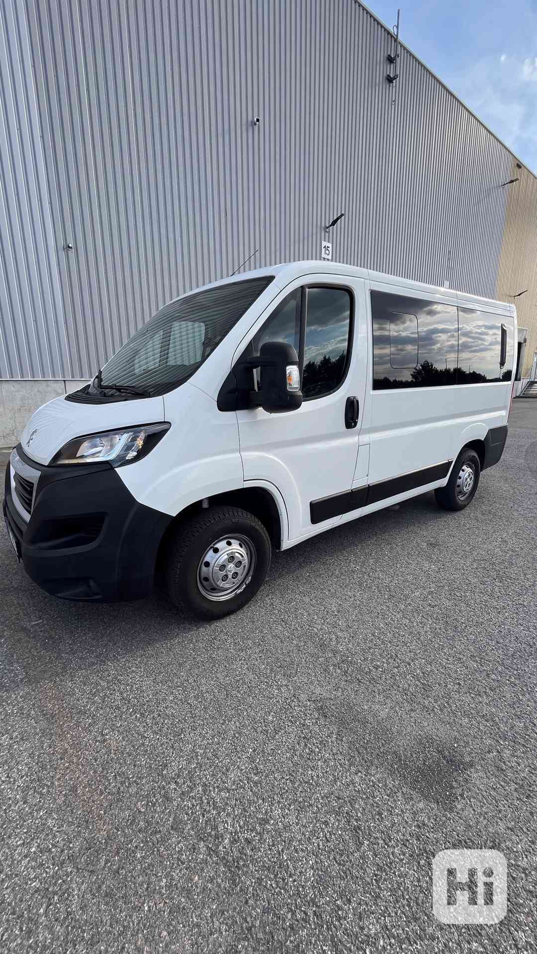 Pronájem Mikrobusu 8+1 Peugeot Boxer s neomezenými km - foto 1