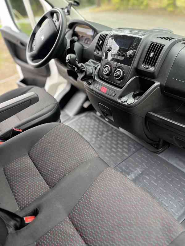 Pronájem Mikrobusu 8+1 Peugeot Boxer s neomezenými km - foto 4