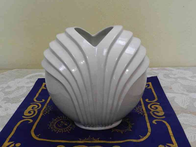 Zajímavá Art Deco bílá keramická Váza - foto 1