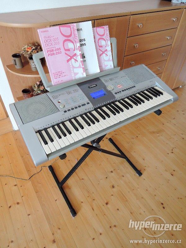 YAMAHA PSR-295 + stojan - foto 1