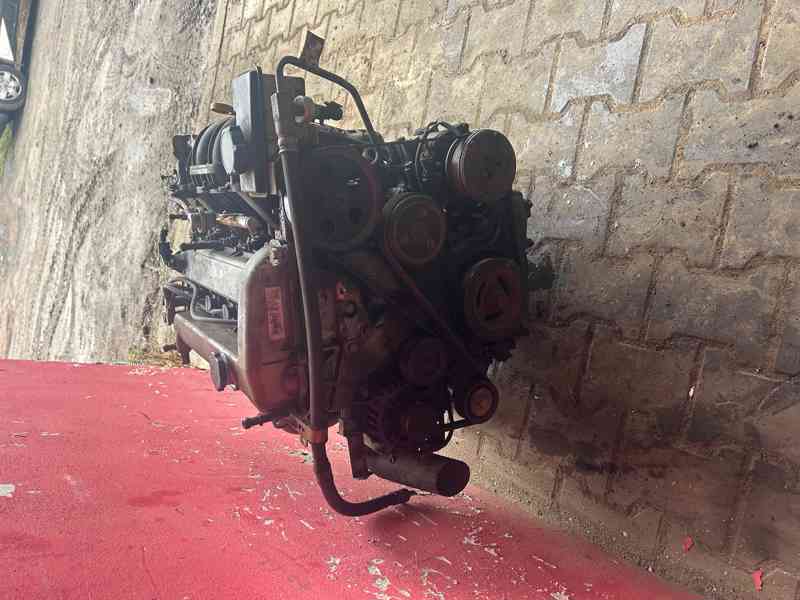 Motor 1,8i 92KW CHBB Ford Mondeo III kompletní - foto 2