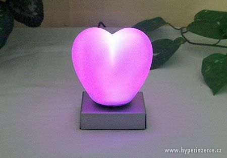 Dárek - svítící srdce - noční svítidlo - foto 1