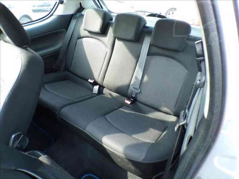 Peugeot 206 1,4 i 1.MAJITEL - foto 8