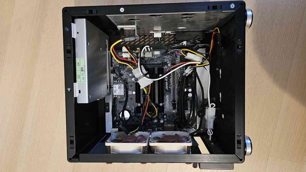 PC skříň Lian-Li PC-Q21 microITX černá 50% sleva - foto 9