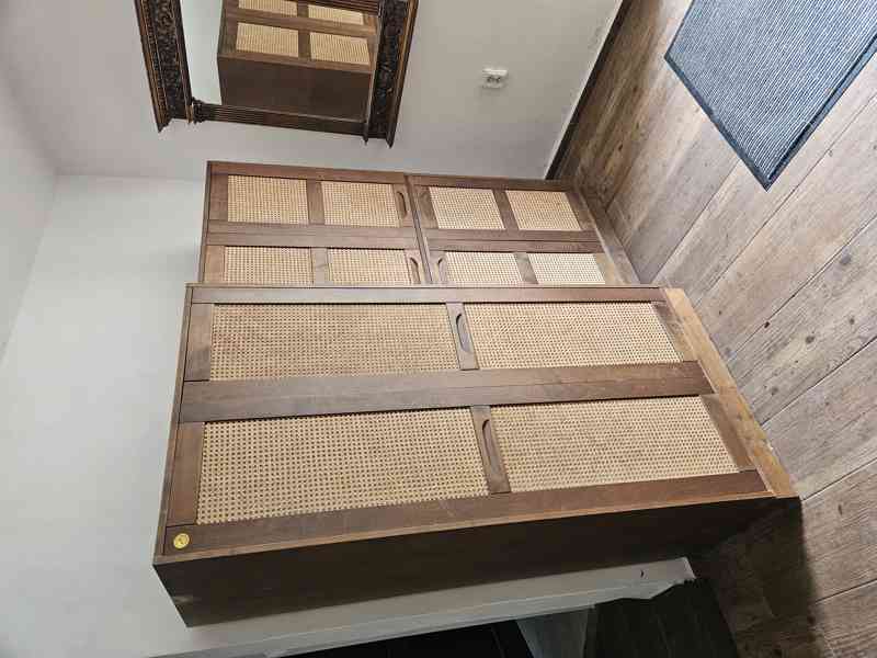 Skříně s ozdobnými výplněmi - foto 2