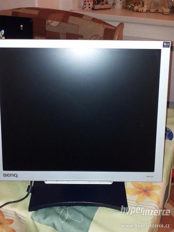 LCD monitor - foto 1