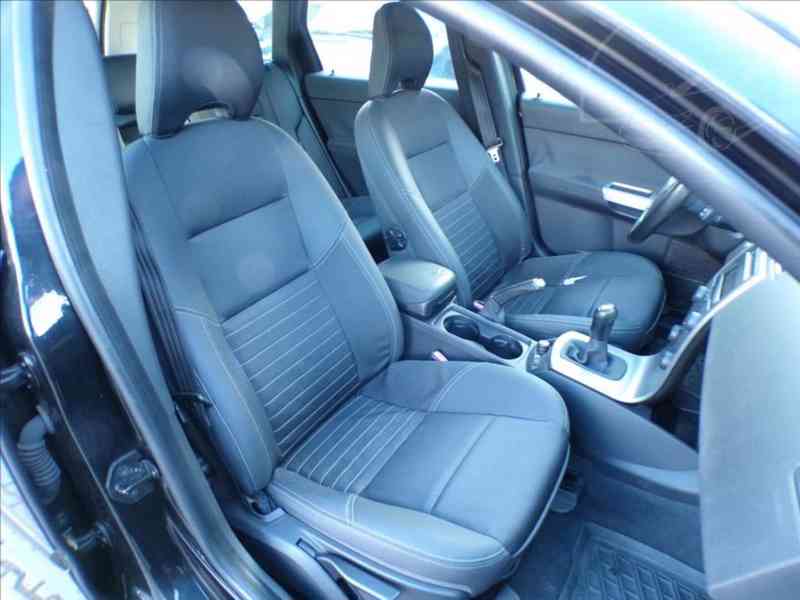 Volvo V50 2,4 i - foto 12