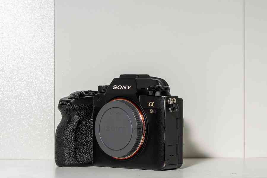 Prodám Sony A9 II, CZ distribuce, fotky těla na odkazu + 200 - foto 2