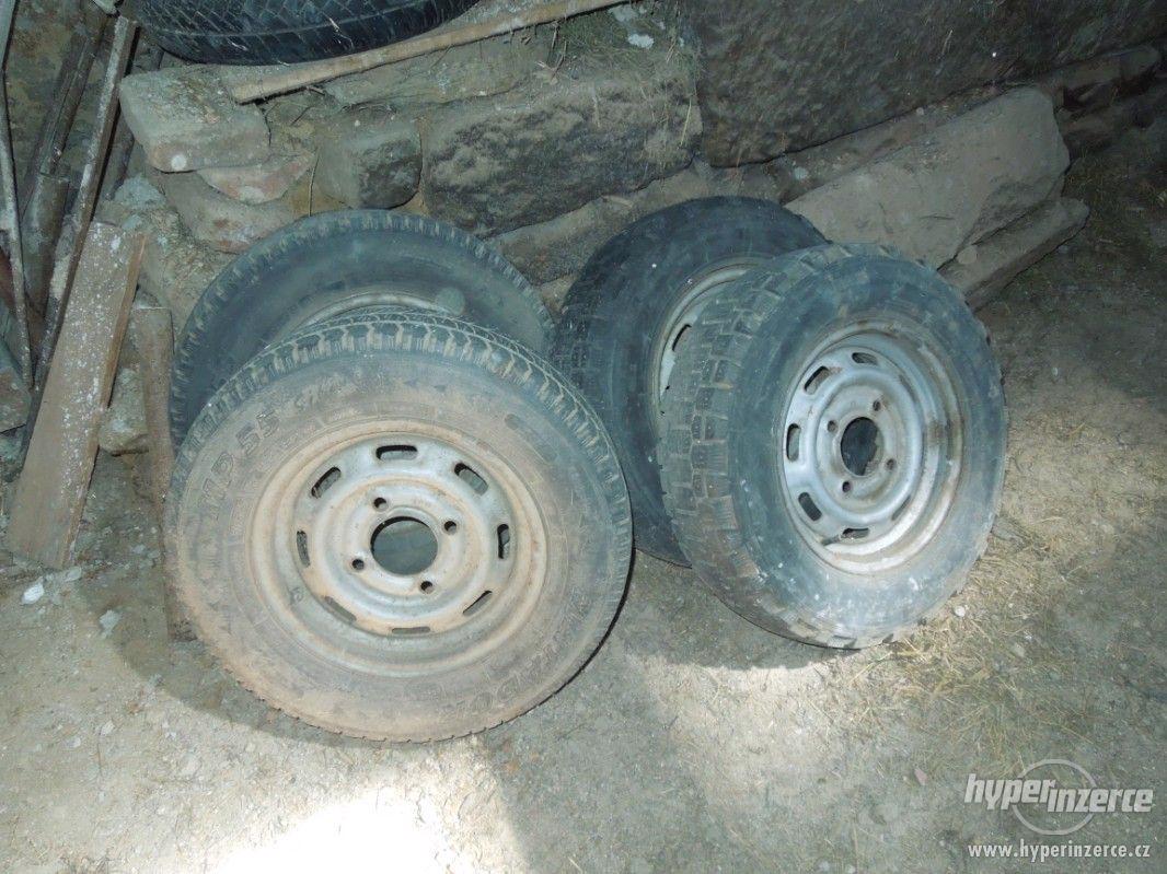 Plechové disky s pneu - škoda 100,120 - 4ks - foto 1