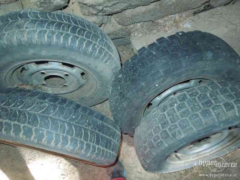 Plechové disky s pneu - škoda 100,120 - 4ks - foto 2
