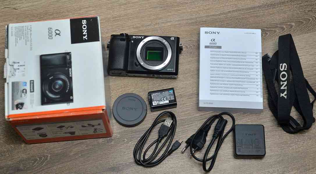 Sony A6000 **24 Mpx Full HDV*Wi-Fi a NFC*4900 Exp. - foto 3