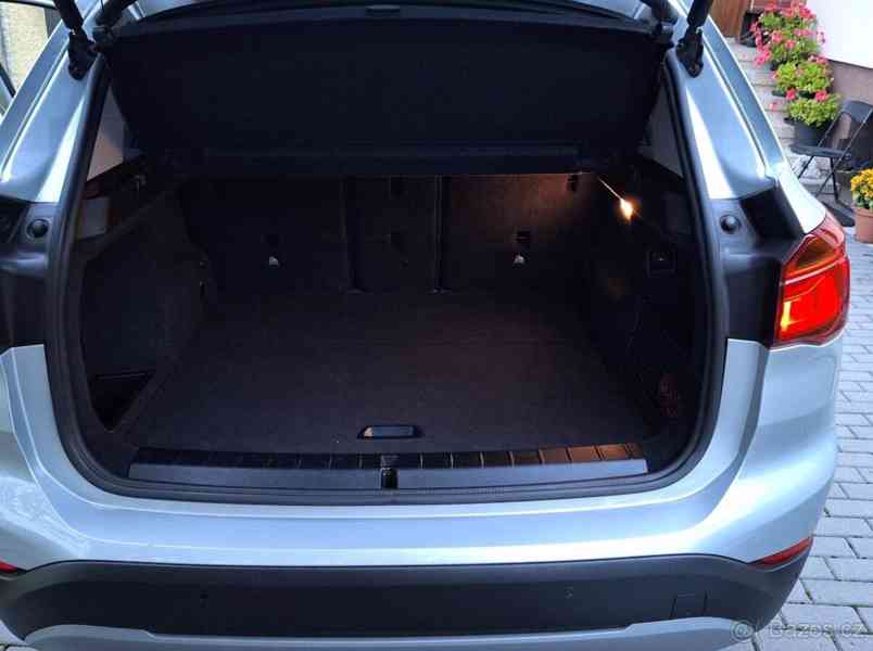 BMW X1 1,8   18d xDrive - foto 9