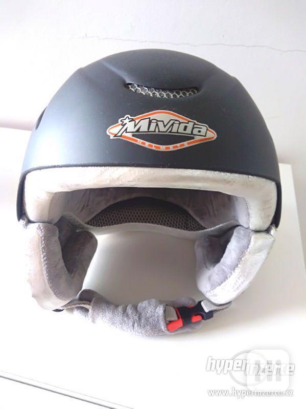 Dámská helma na lyže - foto 1