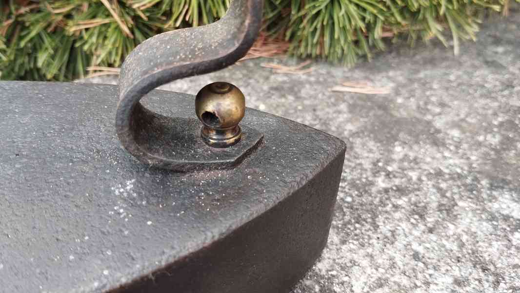 Stará větší žehlička patent W.LUNDH No 5 nahřivacím tělískem - foto 7