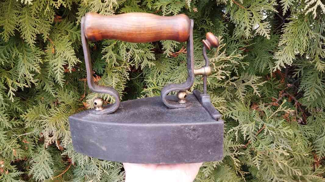 Stará větší žehlička patent W.LUNDH No 5 nahřivacím tělískem - foto 9