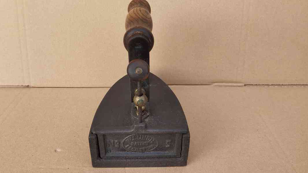 Stará větší žehlička patent W.LUNDH No 5 nahřivacím tělískem - foto 15