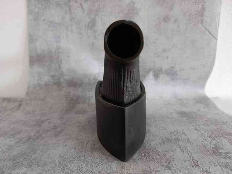 Stará velká orig. atypická žehlička s komínem DO SBÍRKY - foto 11