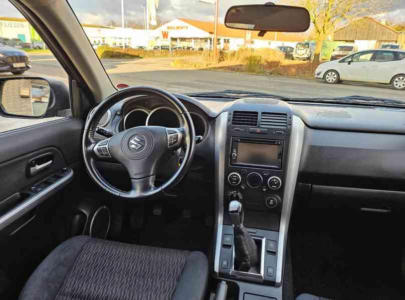 Suzuki Grand Vitara 2.4i Comfort benzín 124kw - foto 15