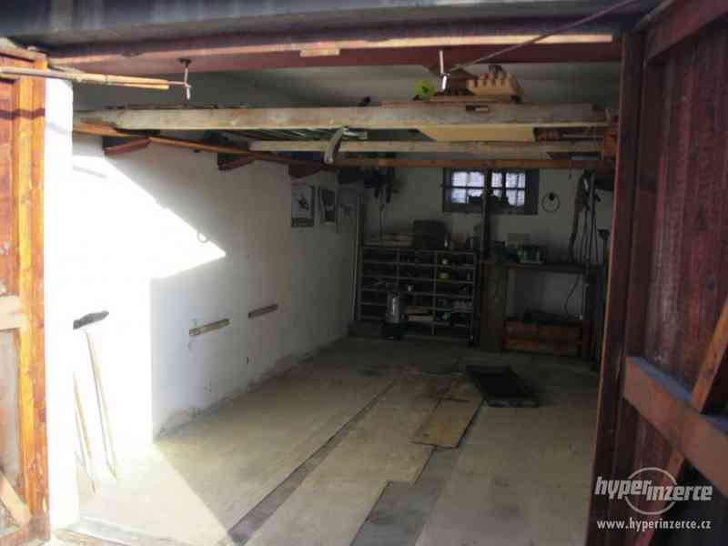 Pronajmu garáž Letňany - foto 1