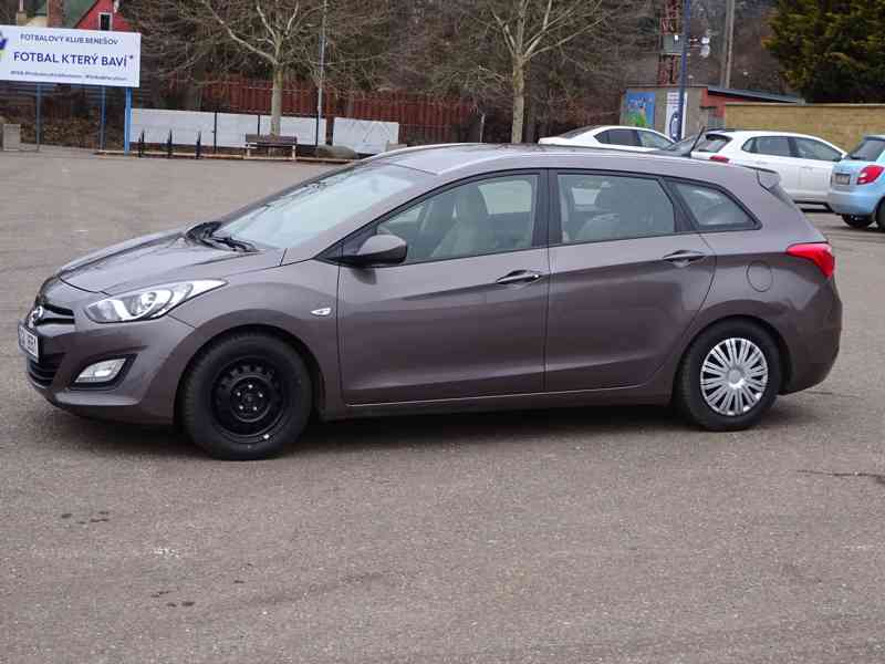 Hyundai i30 1.6i Combi r.v.2014 (88 kw) 1.MAJITEL - foto 3