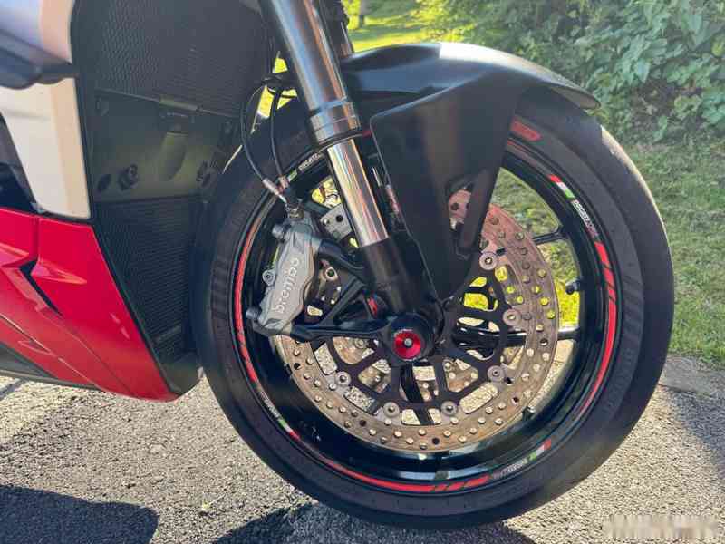 Ducati Streetfighter V2 - foto 5