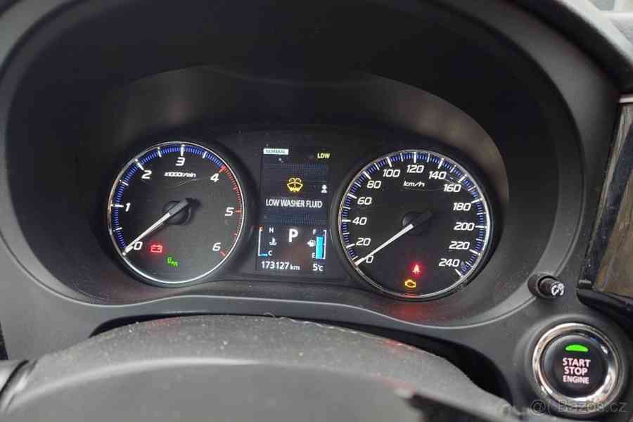 Mitsubishi Outlander 2,3   DI-D, 4x4, 2017, automat, pádl - foto 7