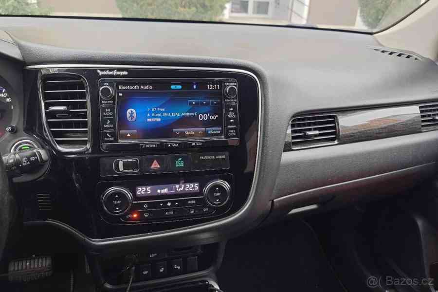 Mitsubishi Outlander 2,3   DI-D, 4x4, 2017, automat, pádl - foto 14