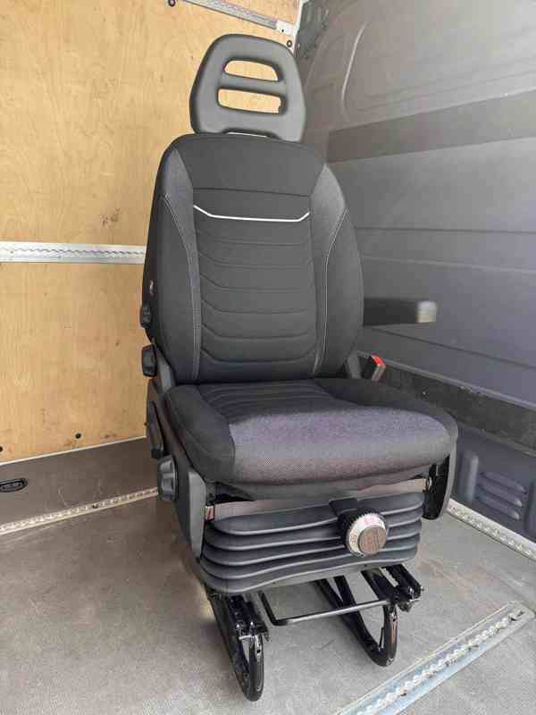 Iveco Daily 6 sedačka spolujezdce s teleskopem - foto 1