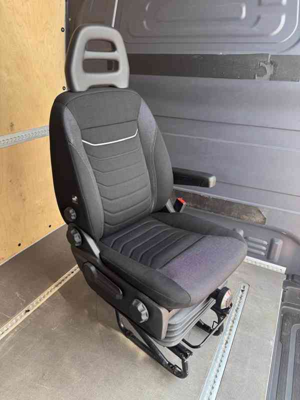 Iveco Daily 6 sedačka spolujezdce s teleskopem - foto 5