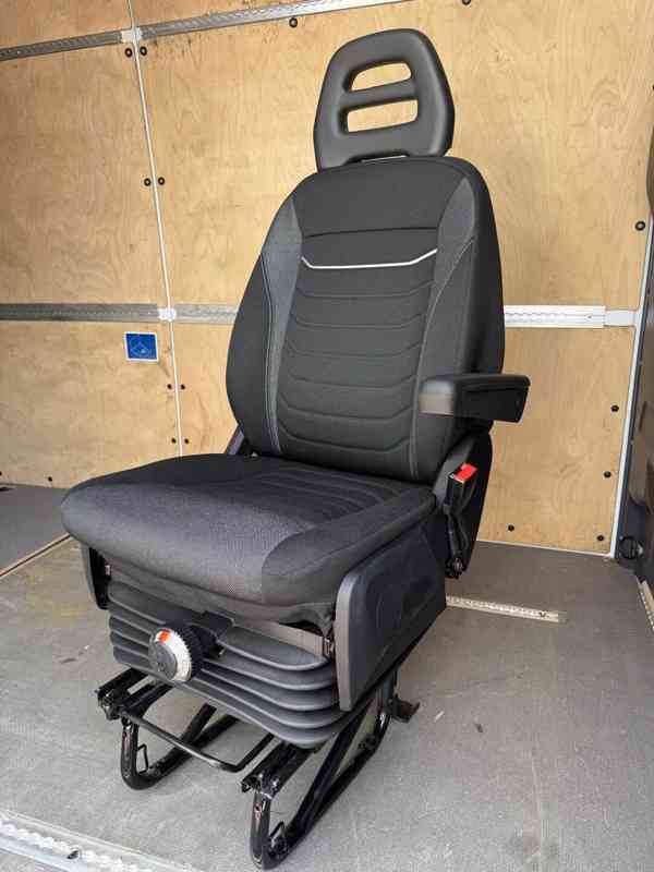 Iveco Daily 6 sedačka spolujezdce s teleskopem - foto 6