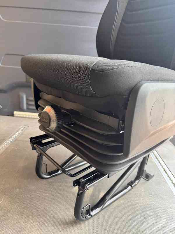 Iveco Daily 6 sedačka spolujezdce s teleskopem - foto 2