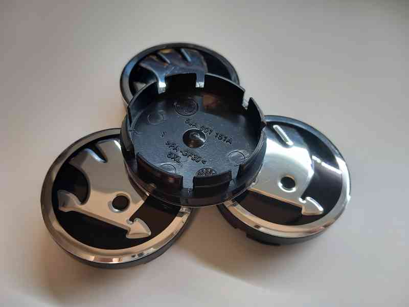 Středové krytky Škoda chrom, 56x52mm nové - foto 2