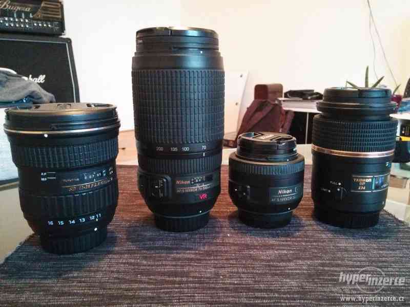 Nikon D7000 + objektivy + spousta příslušenství - foto 4