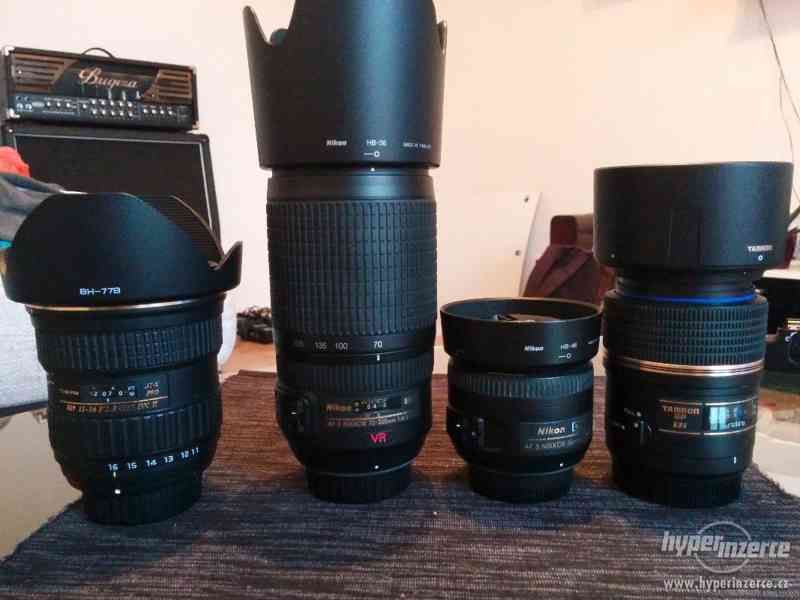 Nikon D7000 + objektivy + spousta příslušenství - foto 9