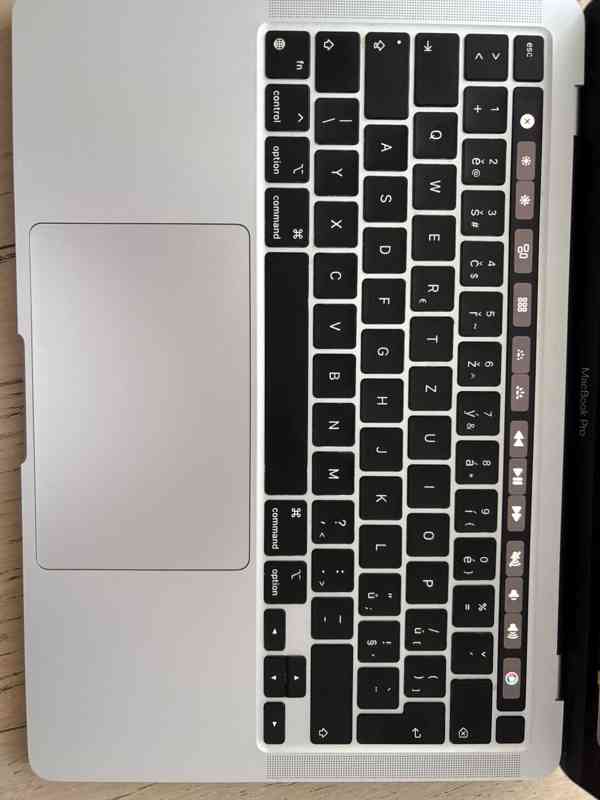 13" Apple MacBook Pro TouchBar M1 8GB/SSD 256GB - jako nový - foto 2