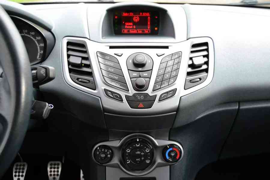 Ford Fiesta 1.25i 16V 60kW Color Edition - foto 8