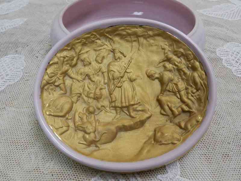 Krásná větší zlacená Dóza růžový porcelán Horní Slavkov - foto 3