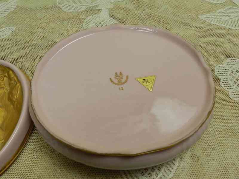 Krásná větší zlacená Dóza růžový porcelán Horní Slavkov - foto 6